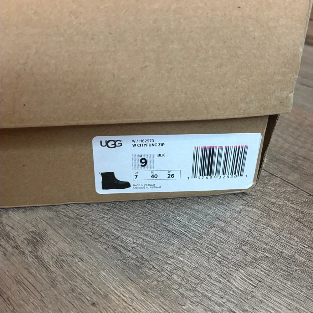 Ugg Cityfunc Zip Platform Boots - Picture 8 of 8